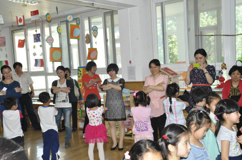 2013年母亲节幼儿园表演节目，节日快乐！第3张-暗潮天空 BlueSky